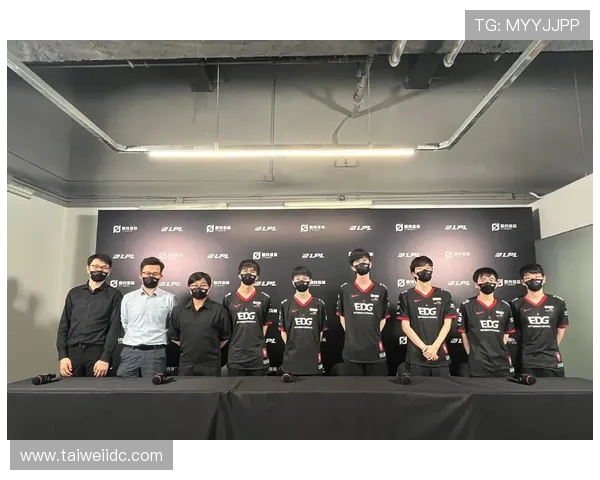 WE战队鏖战EDG，激烈对决燃爆LPL赛场，精彩瞬间不容错过