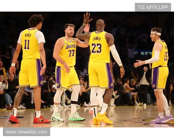 灰熊迎战湖人巅峰对决聚焦明星表现与季后赛格局变化