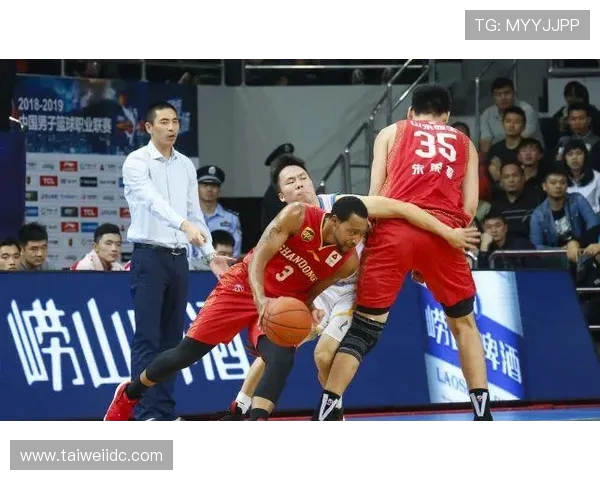 成都篮球队与武汉篮球队实力对比赛后复盘分析与总结