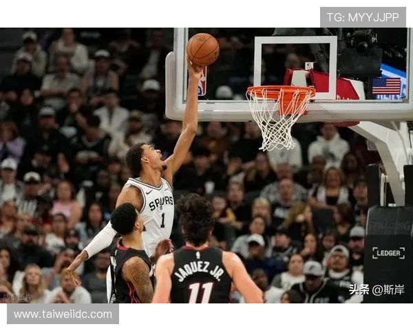 NBA马刺与雷霆今日直播对决精彩瞬间全程回顾与分析